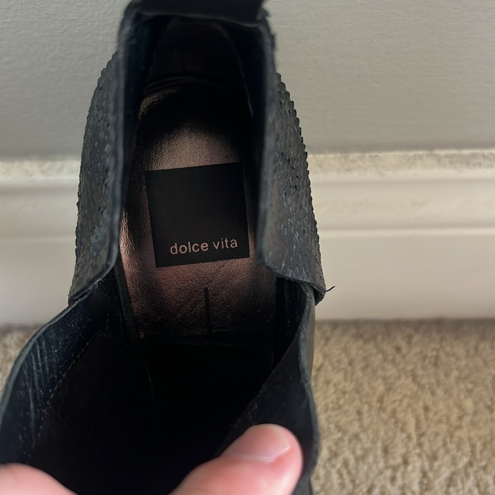 Dolce Vita Sonni Black Leather Ankle Booties - Picture 5 of 9
